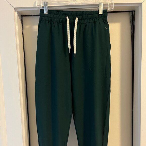 Vuori Weekend Jogger, NWT, Grass - Picture 1 of 7